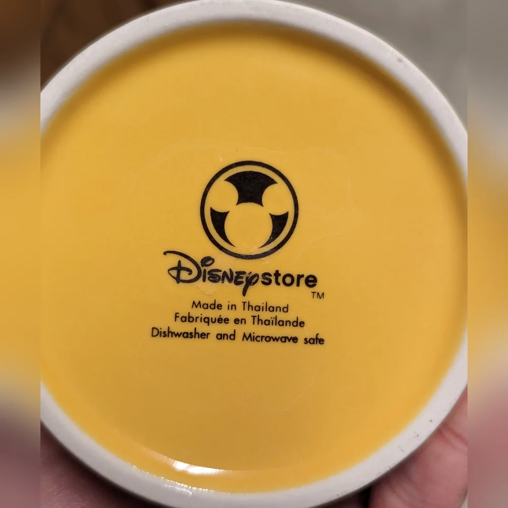 Disney Store Pinocchio yellow movie poster coffee tea mug